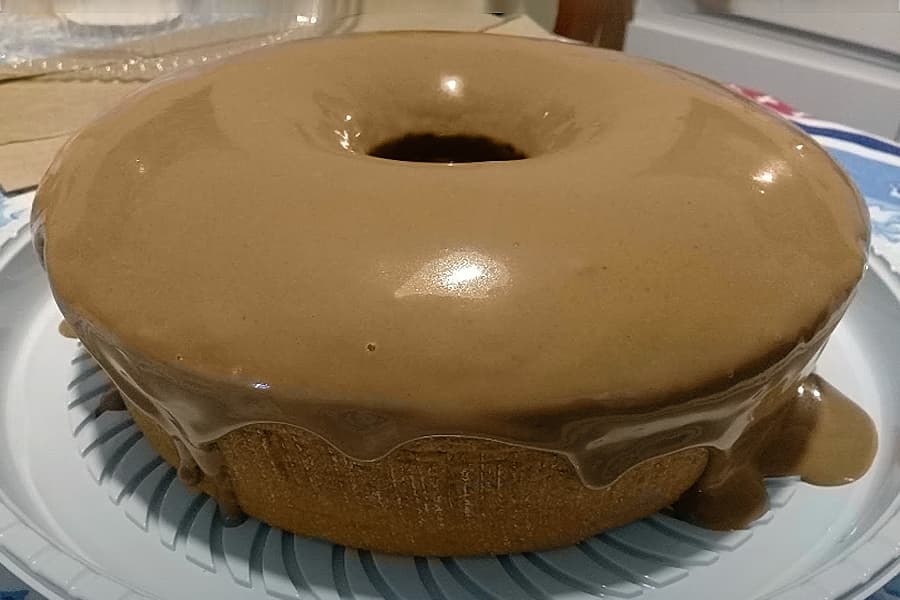 Bolo De Cenoura Com Calda De Chocolate